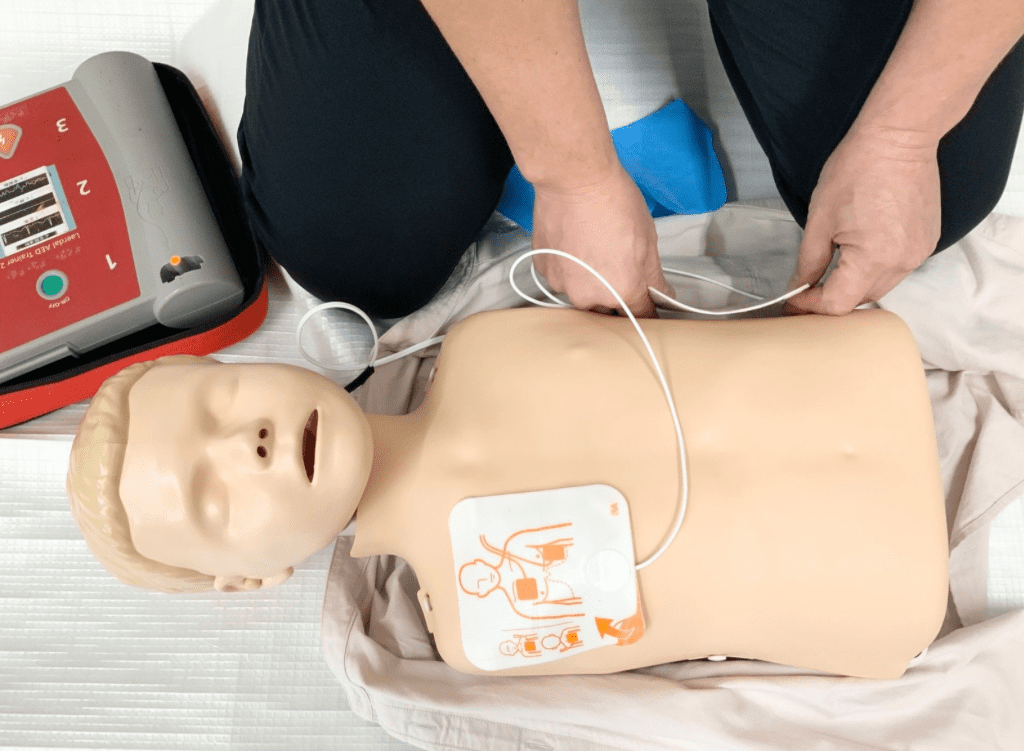 心肺蘇生法の小児の練習用人形